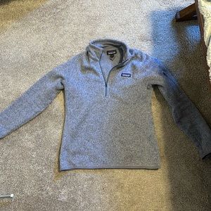Women’s Patagonia quarter zip size medium